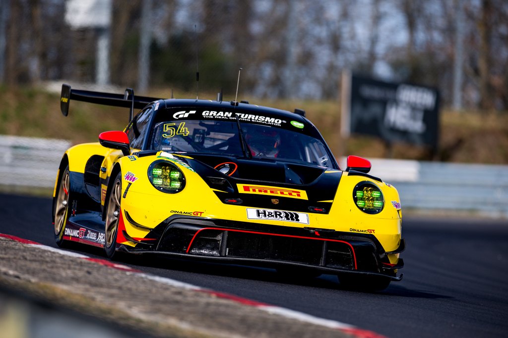 Bastian Buus tæt på Nürburgring-podie
(Foto: Dinamic GT)